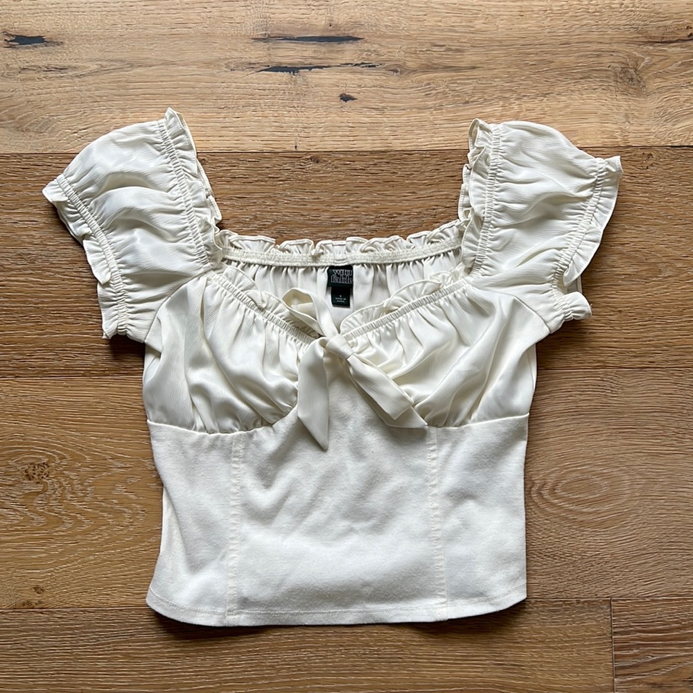 Wild Fable tie front top in size SMALL.